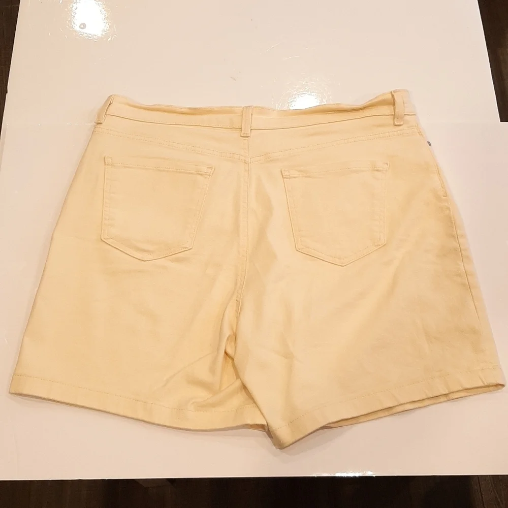 💠GLORIA VANDERBILT All Around Slimming Effect Shorts Amanda Womens Size 16 - Picture 11 of 12